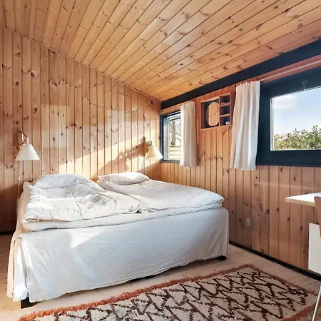 Charming 70s Retreat Near And Peaceful Vibe Ferienhaus