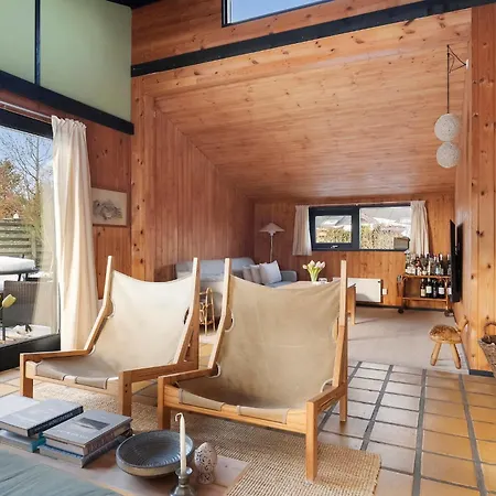 Ferienhaus Charming 70s Retreat Near And Peaceful Vibe