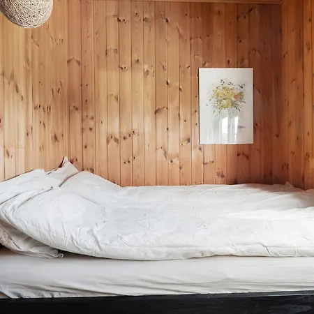 Charming 70s Retreat Near And Peaceful Vibe Ferienhaus