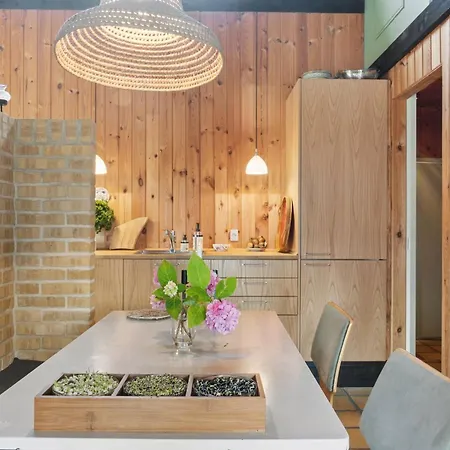 Charming 70s Retreat Near And Peaceful Vibe *