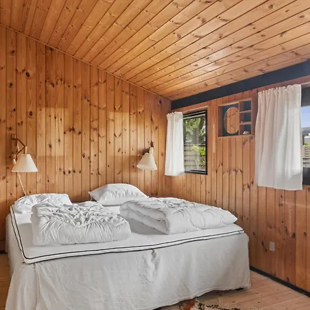 Ferienhaus Charming 70s Retreat Near And Peaceful Vibe